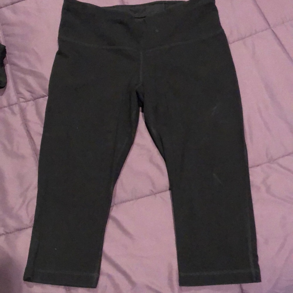 Black Capri leggings